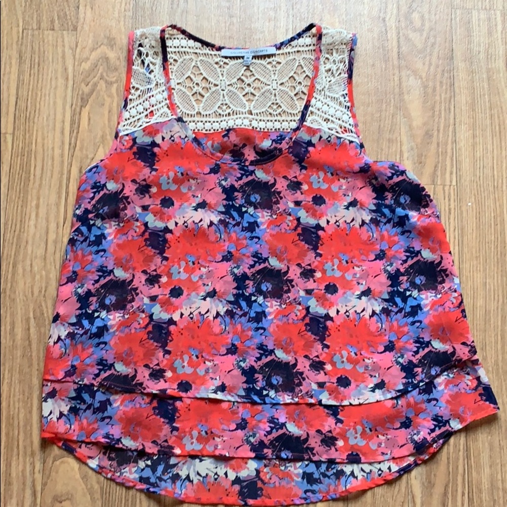 Collective Concepts | Sleeveless Top with Lace